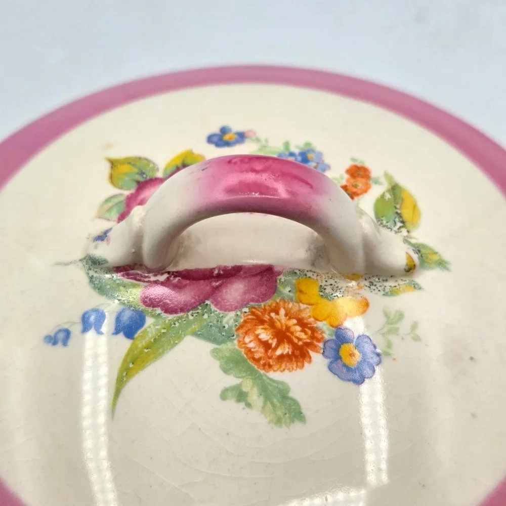 Large Vintage‎ Shabby Chic Covered Casserole Pink & Cream with Rose Unmarked